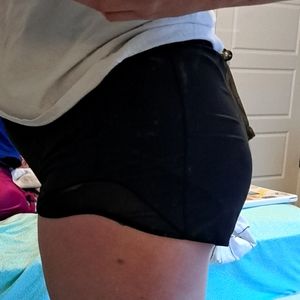 Hotty hot, high rise, black, size 12, Lululemon